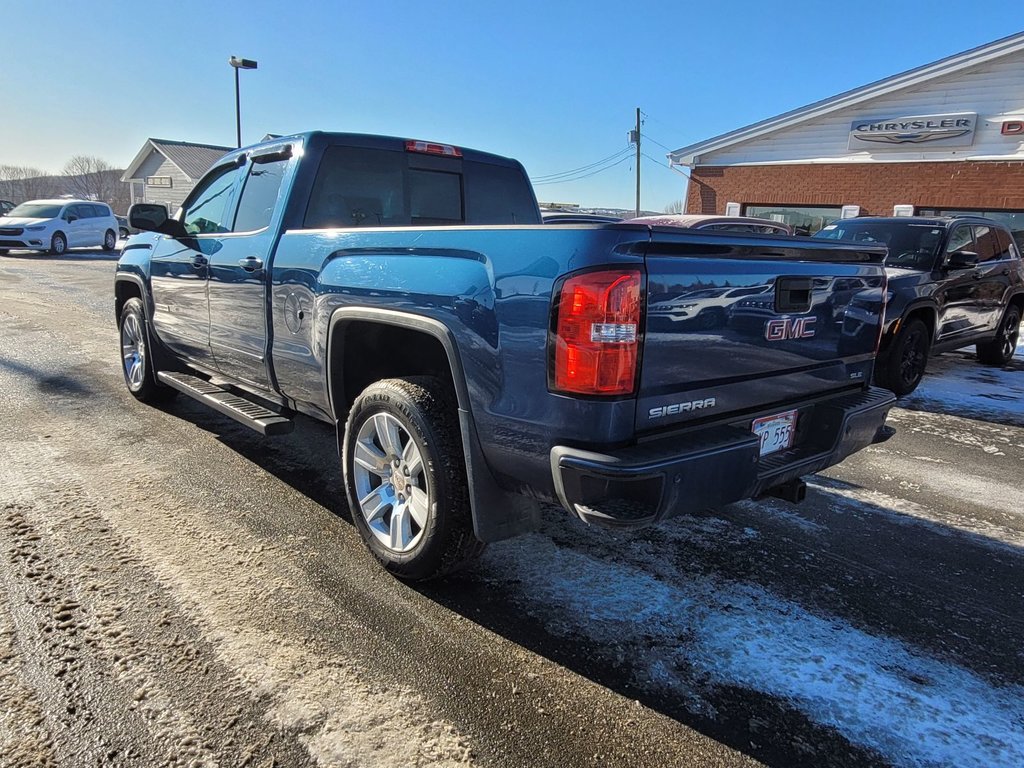 2017 GMC Sierra 1500 SLE in Woodstock, New Brunswick - 7 - w1024h768px