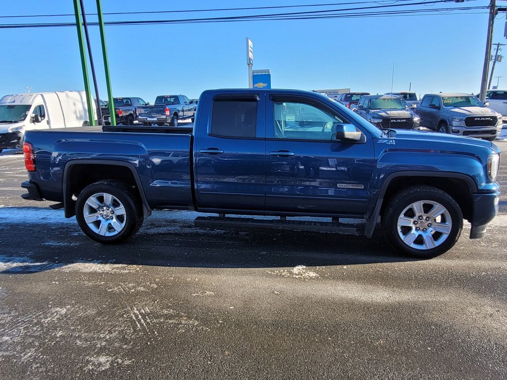 2017 GMC Sierra 1500 SLE in Woodstock, New Brunswick - 4 - w1024h768px