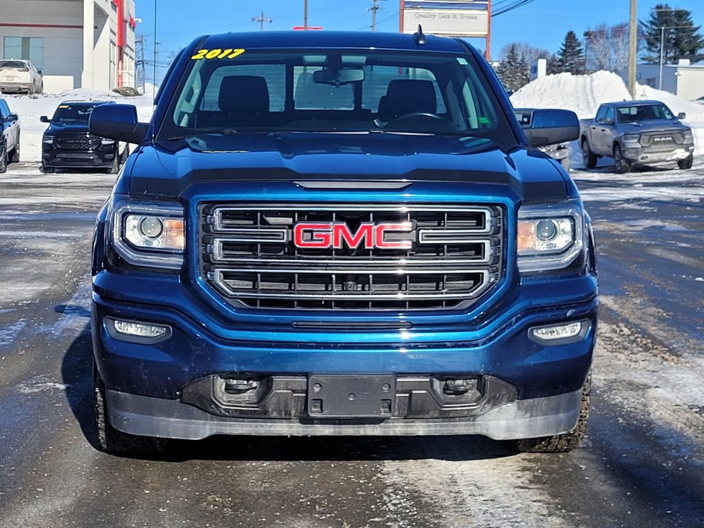 2017 GMC Sierra 1500 SLE in Woodstock, New Brunswick - 2 - w1024h768px