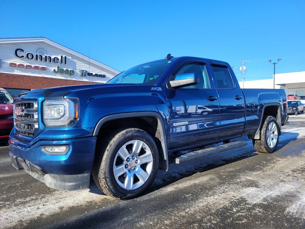 2017 GMC Sierra 1500 SLE in Woodstock, New Brunswick - 1 - w1024h768px