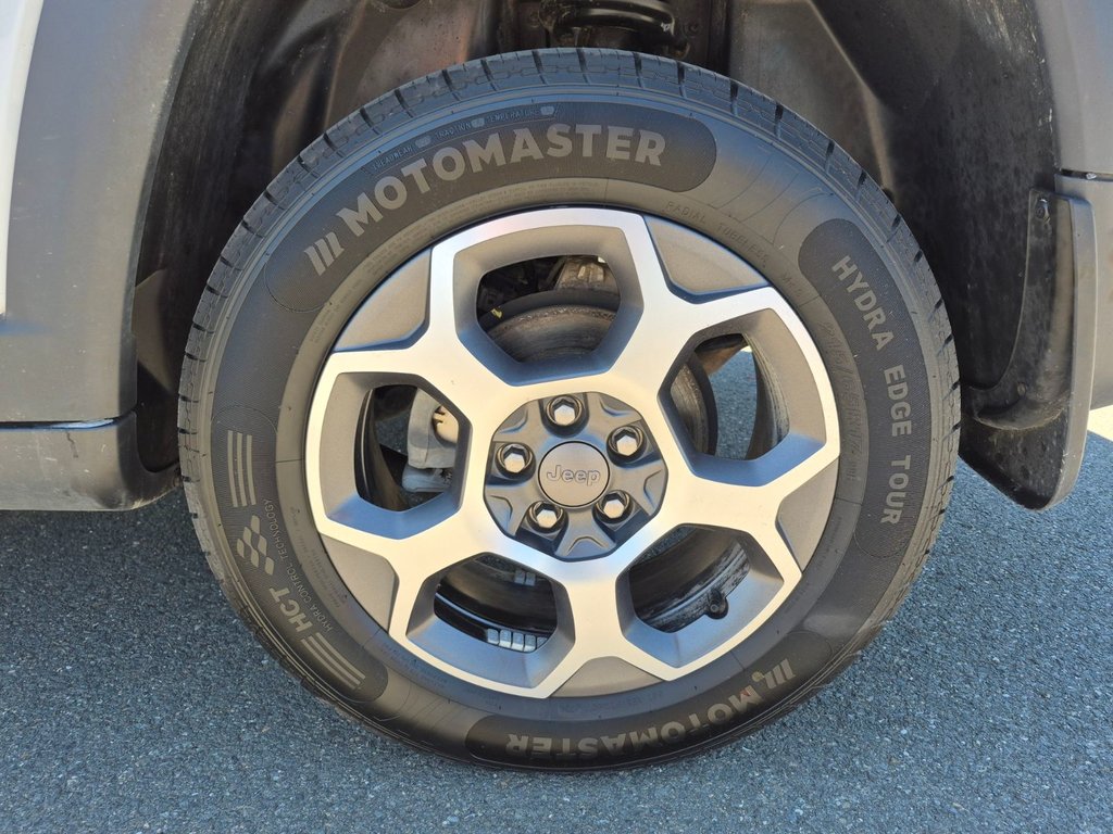 2022 Jeep Compass Trailhawk in Woodstock, New Brunswick - 12 - w1024h768px