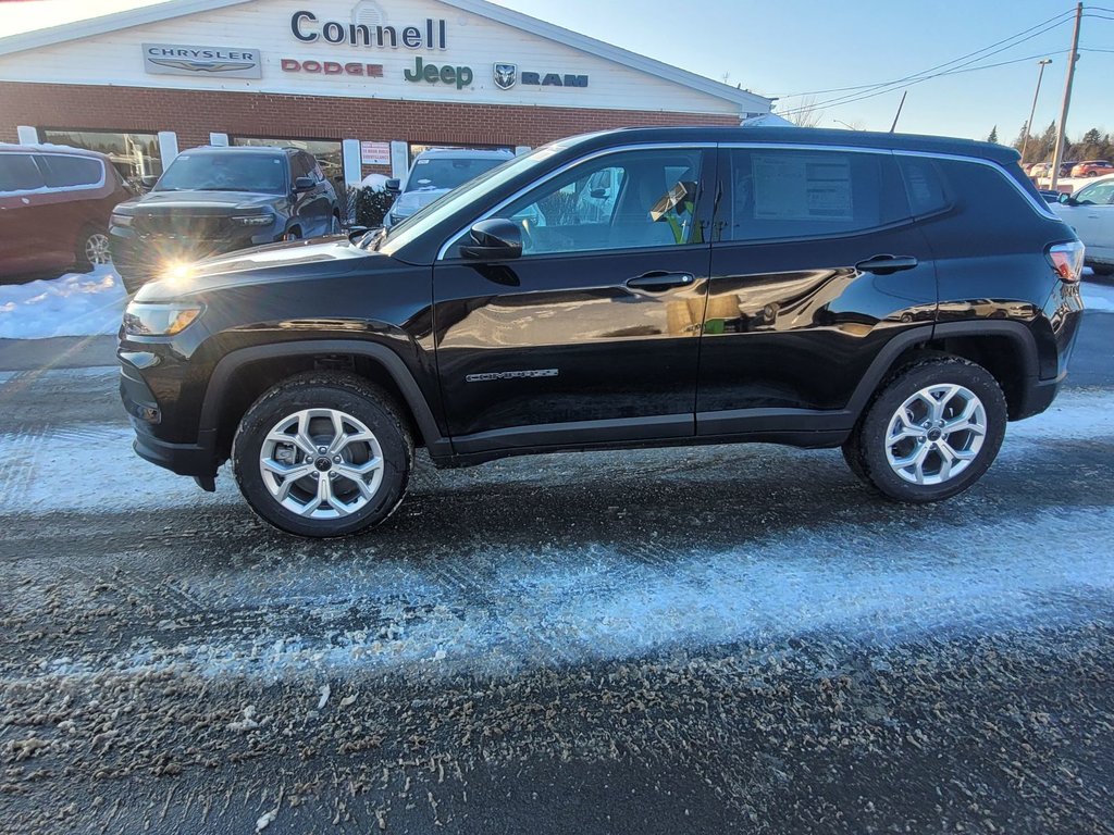 2025 Jeep Compass SPORT in Woodstock, New Brunswick - 8 - w1024h768px