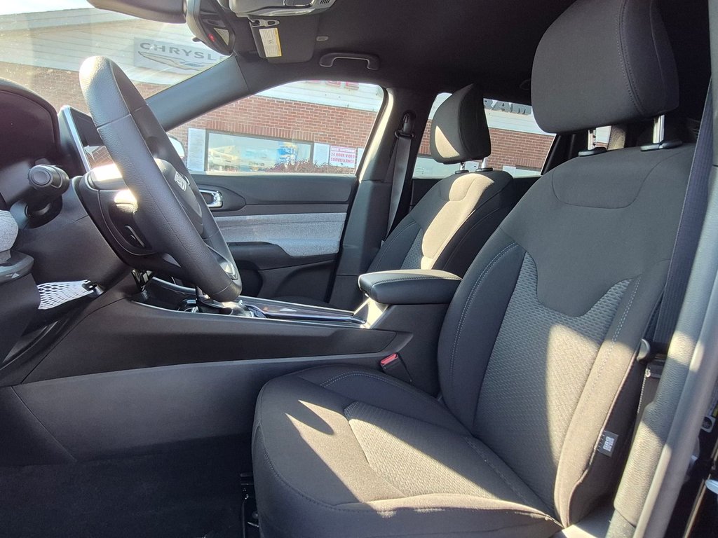 2026 Jeep Compass SPORT in Woodstock, New Brunswick - 9 - w1024h768px