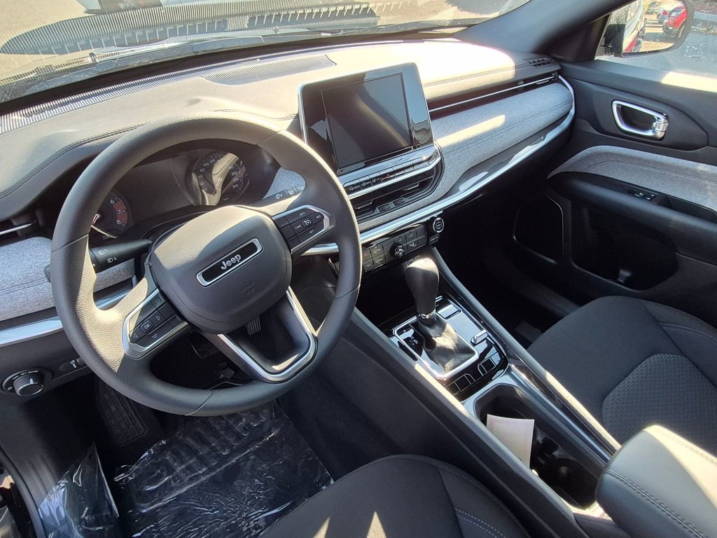 2026 Jeep Compass SPORT in Woodstock, New Brunswick - 10 - w1024h768px