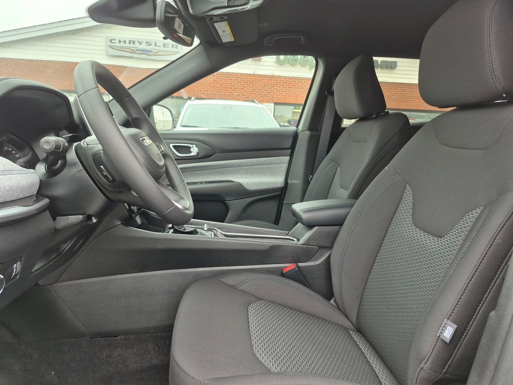 Jeep Compass SPORT 2026 à Woodstock, Nouveau-Brunswick - 9 - w1024h768px