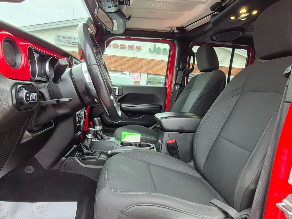 2020 Jeep Gladiator Sport S in Woodstock, New Brunswick - 9 - w1024h768px