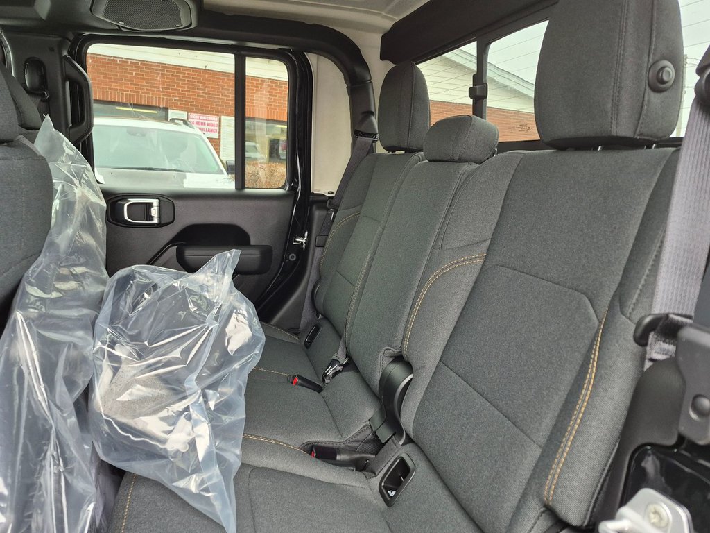 Jeep Gladiator WILLYS 2026 à Woodstock, Nouveau-Brunswick - 11 - w1024h768px