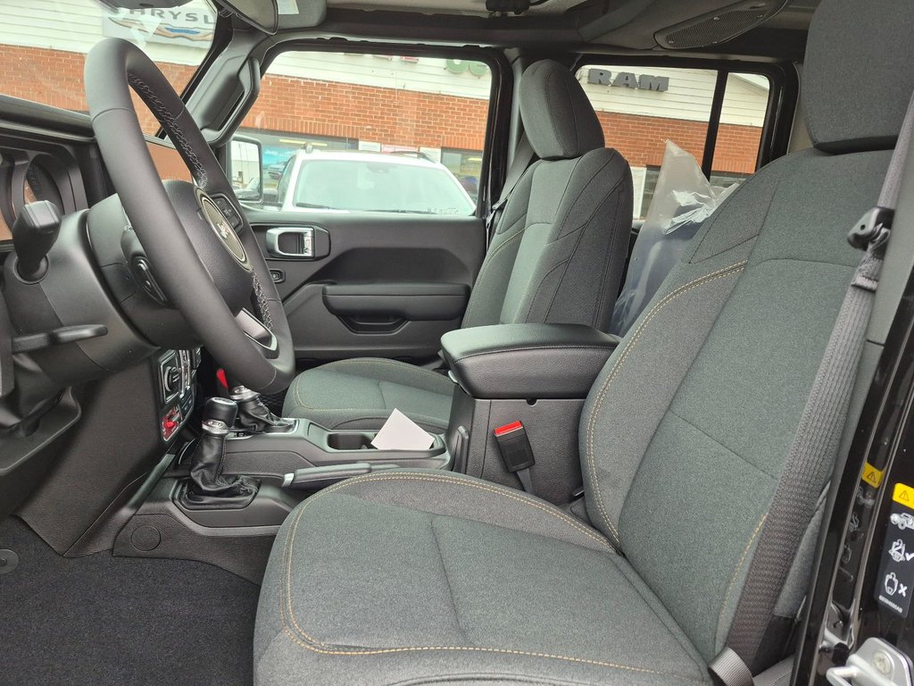 Jeep Gladiator WILLYS 2026 à Woodstock, Nouveau-Brunswick - 9 - w1024h768px