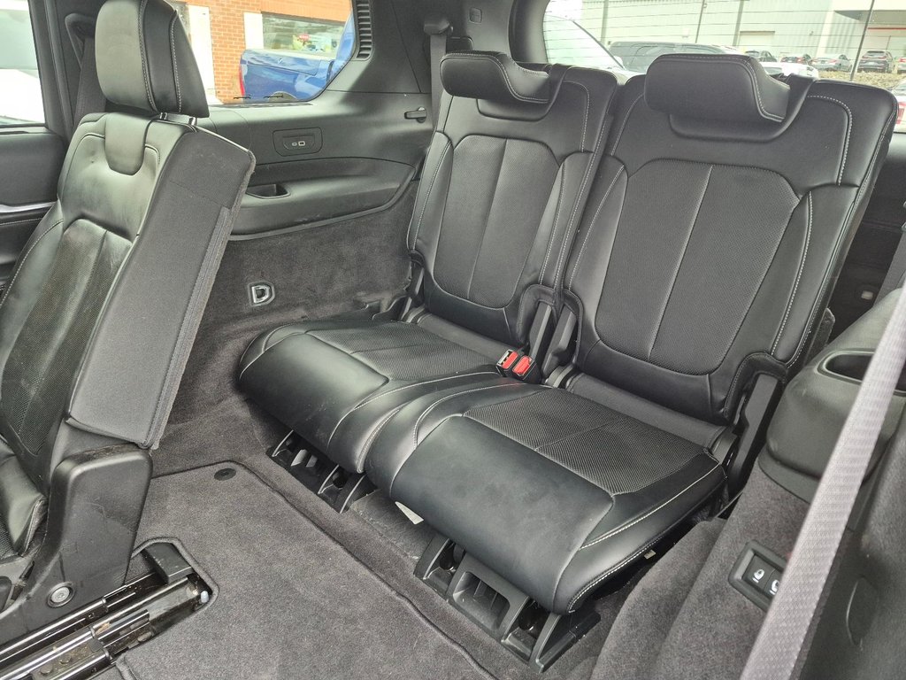 2021 Jeep Grand Cherokee L Overland in Woodstock, New Brunswick - 11 - w1024h768px