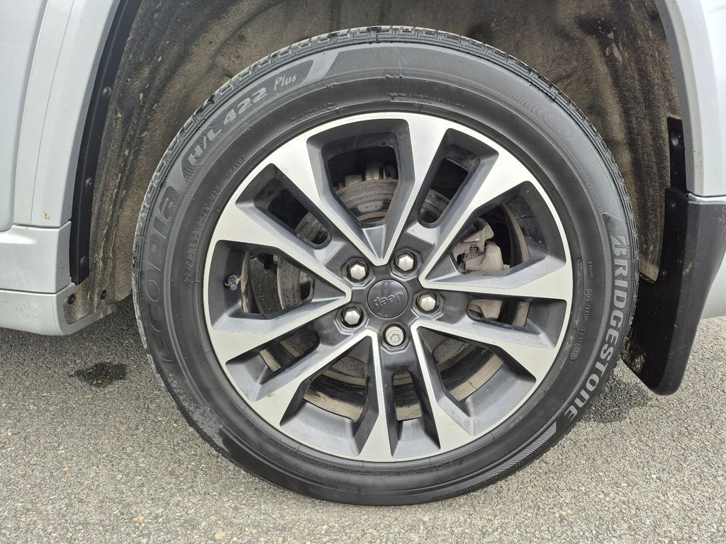 2021 Jeep Grand Cherokee L Overland in Woodstock, New Brunswick - 12 - w1024h768px