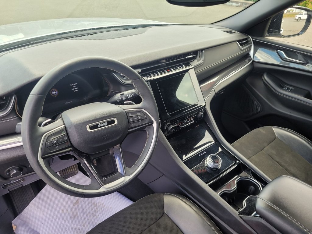 2023 Jeep Grand Cherokee L Altitude in Woodstock, New Brunswick - 10 - w1024h768px