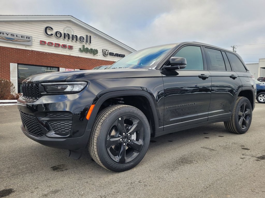 2025 Jeep Grand Cherokee LAREDO ALTITUDE in Woodstock, New Brunswick - 1 - w1024h768px