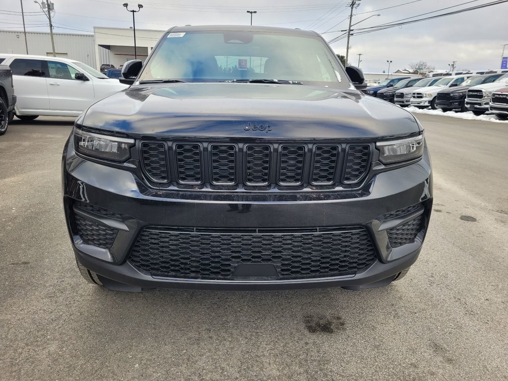 2025 Jeep Grand Cherokee LAREDO ALTITUDE in Woodstock, New Brunswick - 2 - w1024h768px