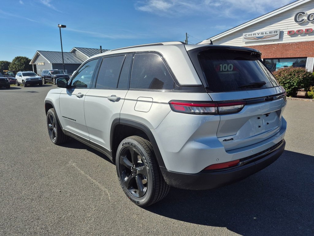 Jeep Grand Cherokee LAREDO ALTITUDE 2025 à Woodstock, Nouveau-Brunswick - 7 - w1024h768px