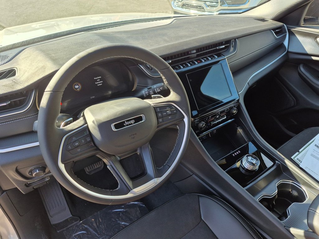 Jeep Grand Cherokee LAREDO ALTITUDE 2025 à Woodstock, Nouveau-Brunswick - 10 - w1024h768px