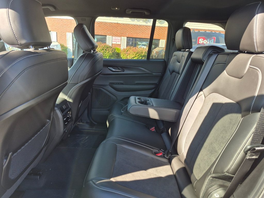 Jeep Grand Cherokee LAREDO ALTITUDE 2025 à Woodstock, Nouveau-Brunswick - 11 - w1024h768px