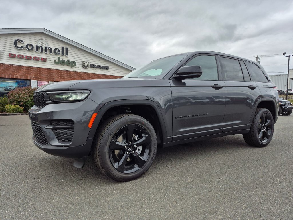 2025 Jeep Grand Cherokee Altitude in Woodstock, New Brunswick - 1 - w1024h768px