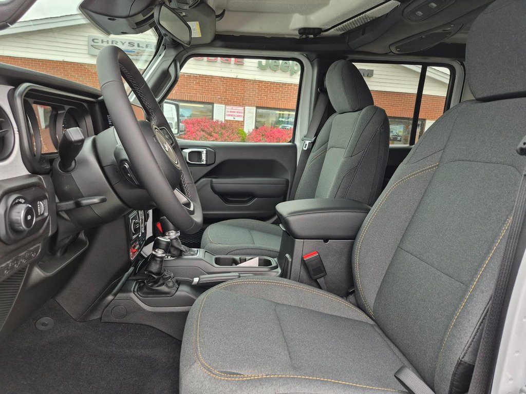 Jeep Wrangler 4-Door WILLYS 2026 à Woodstock, Nouveau-Brunswick - 9 - w1024h768px