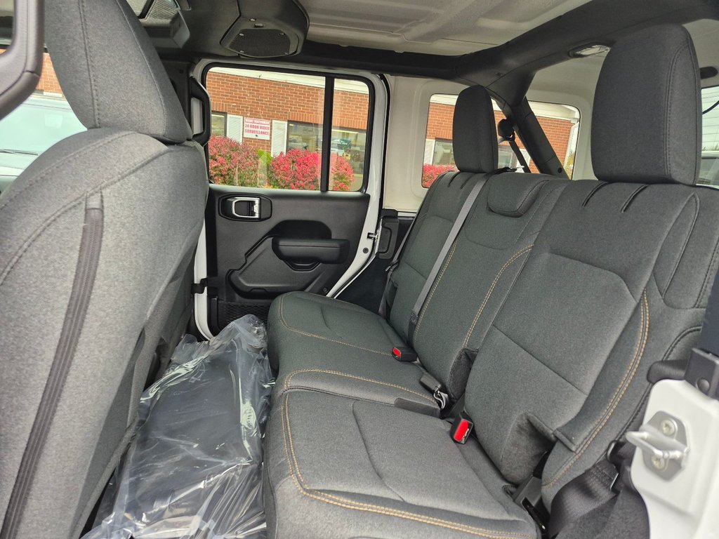 Jeep Wrangler 4-Door WILLYS 2026 à Woodstock, Nouveau-Brunswick - 11 - w1024h768px