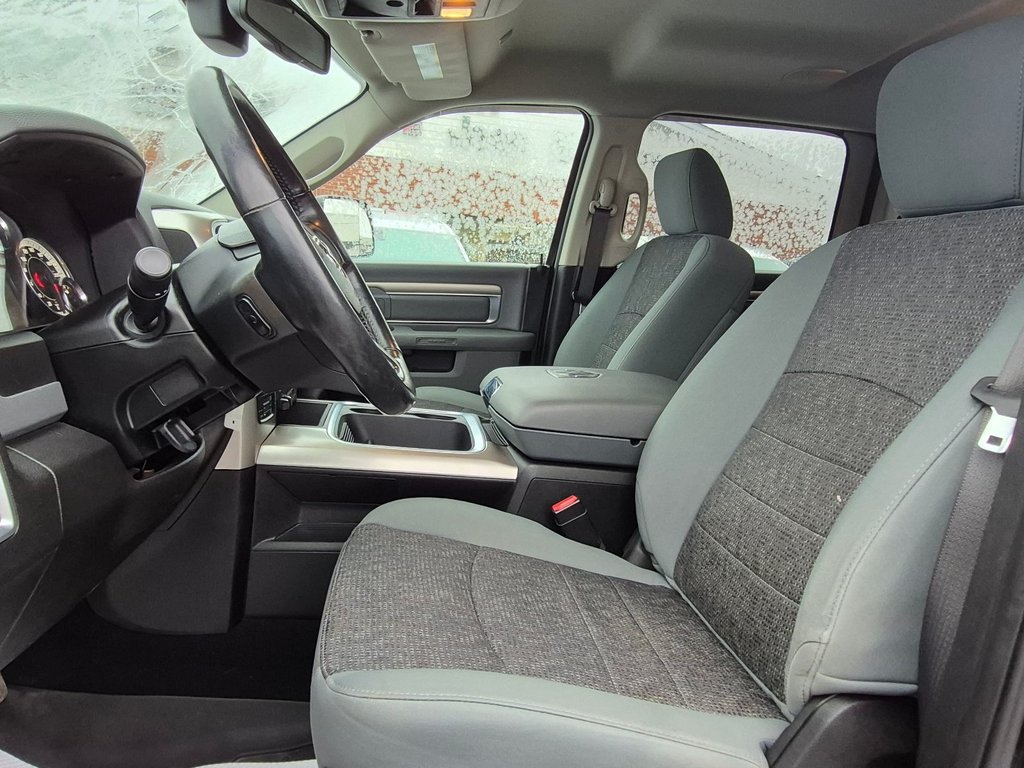 Ram 1500 Classic SLT 2019 à Woodstock, Nouveau-Brunswick - 9 - w1024h768px