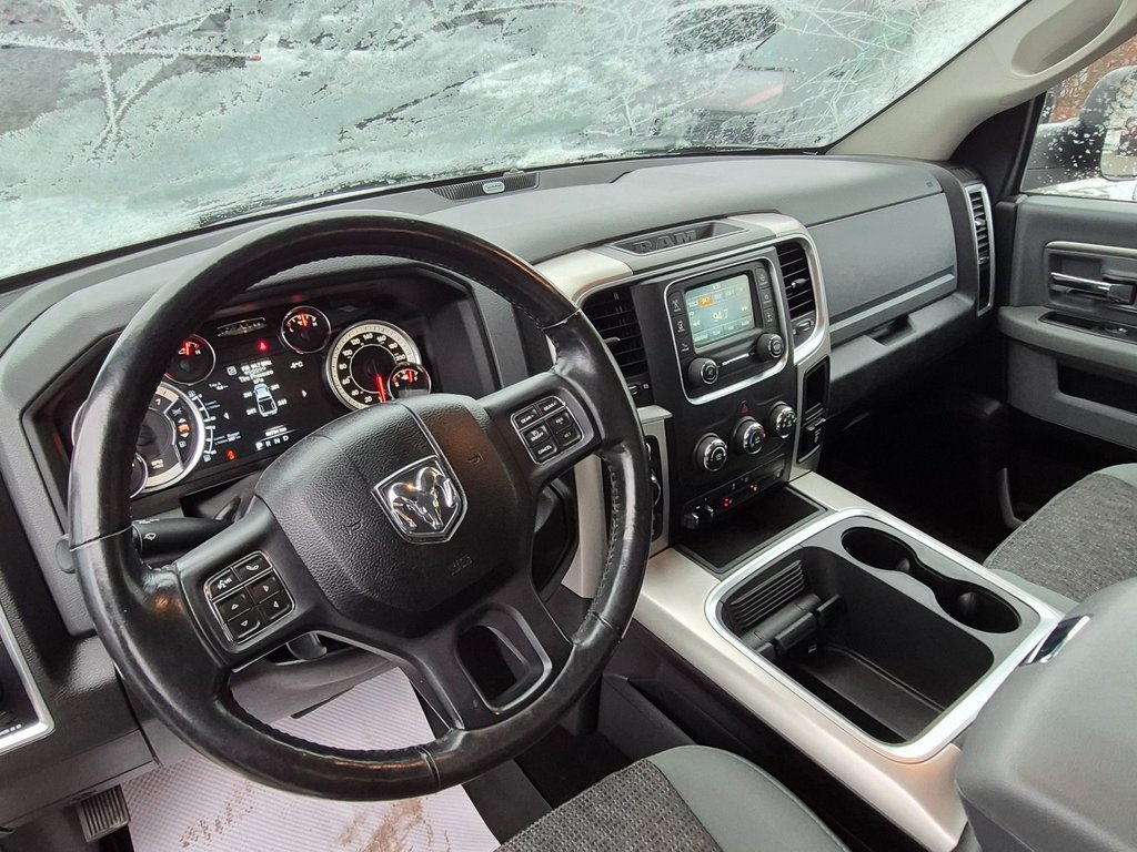 Ram 1500 Classic SLT 2019 à Woodstock, Nouveau-Brunswick - 10 - w1024h768px