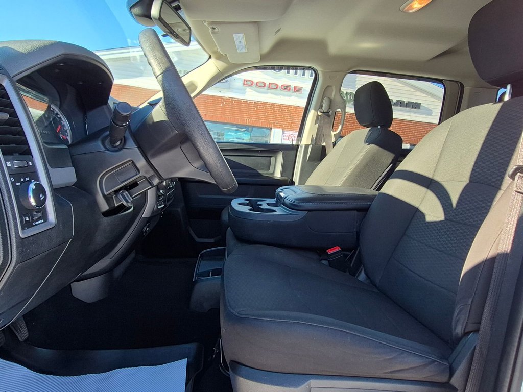 2020 Ram 1500 Classic Express in Woodstock, New Brunswick - 9 - w1024h768px