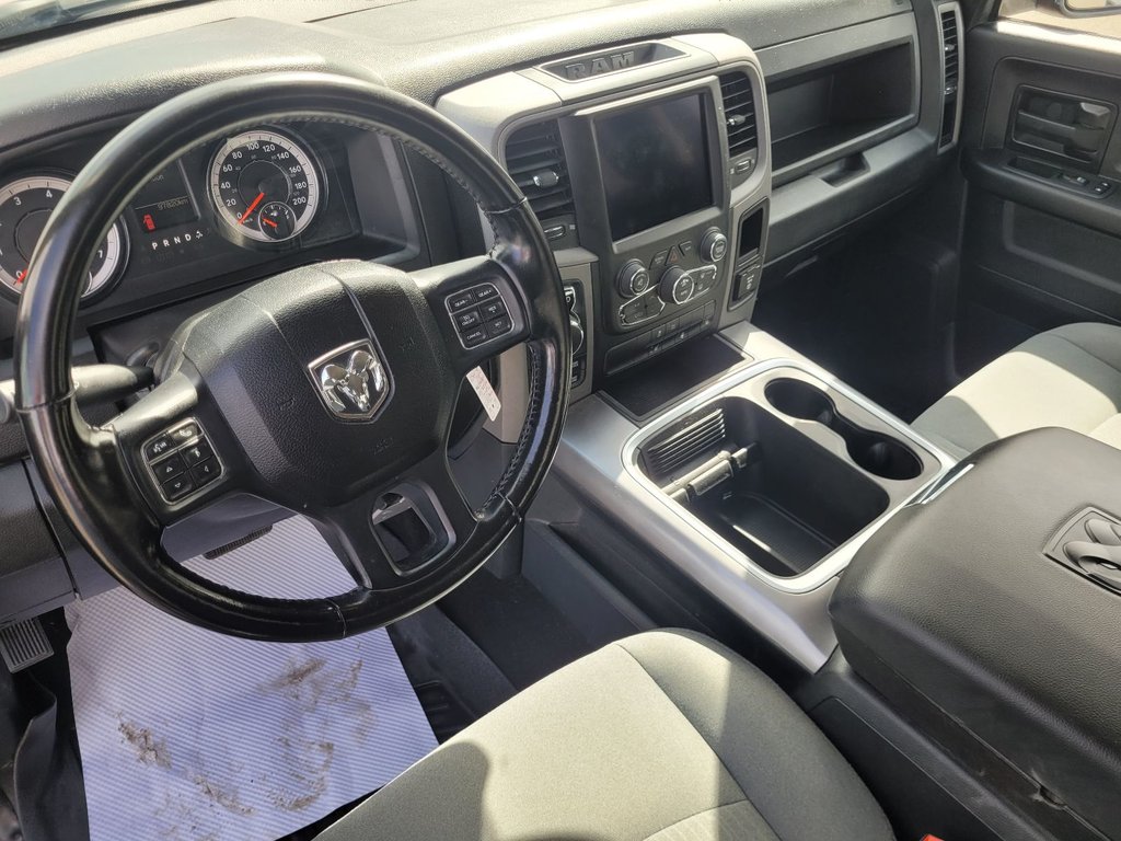 Ram 1500 Classic Express 2021 à Woodstock, Nouveau-Brunswick - 10 - w1024h768px