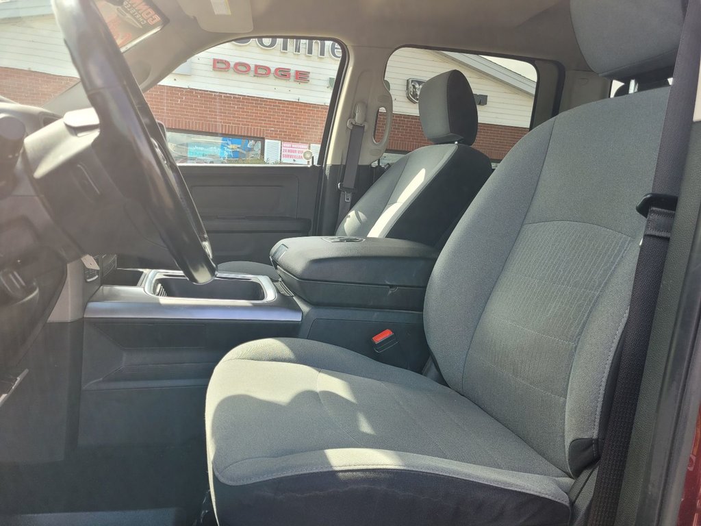 Ram 1500 Classic Express 2021 à Woodstock, Nouveau-Brunswick - 9 - w1024h768px