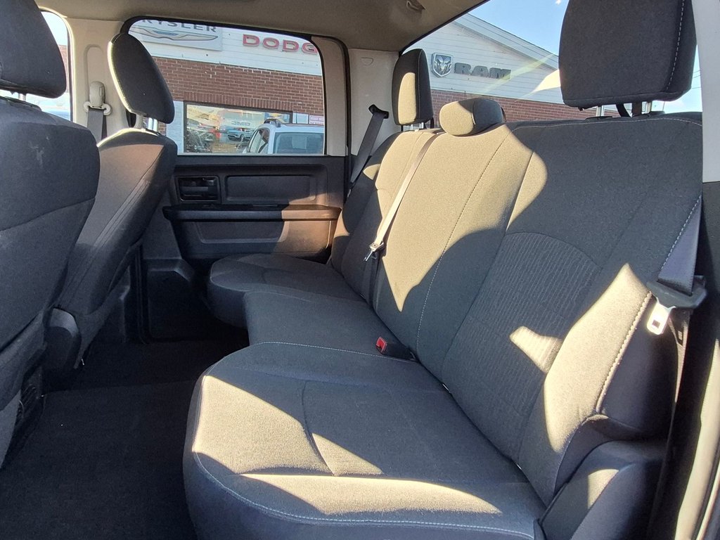 Ram 1500 Classic Express 2022 à Woodstock, Nouveau-Brunswick - 11 - w1024h768px