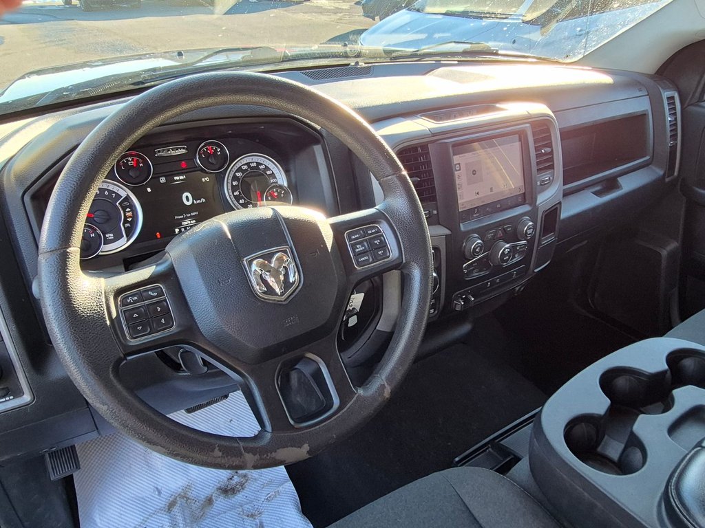 Ram 1500 Classic Express 2022 à Woodstock, Nouveau-Brunswick - 10 - w1024h768px