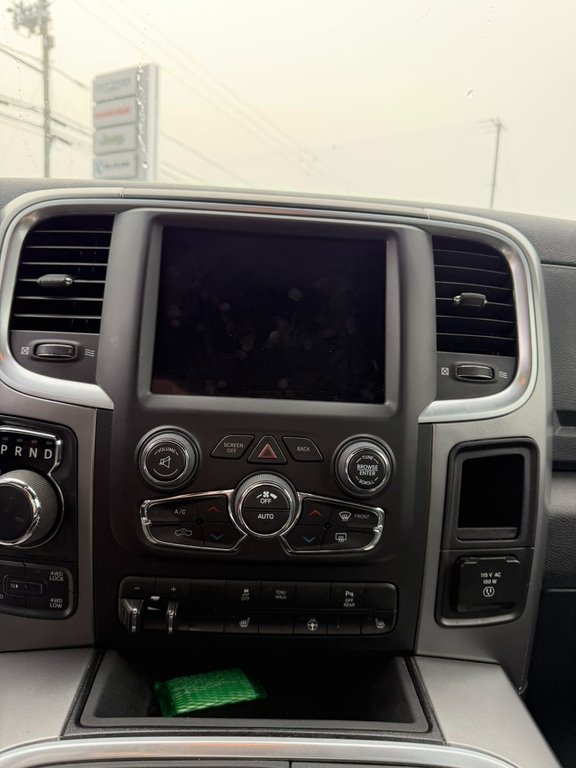 2022 Ram 1500 Classic Express in Woodstock, New Brunswick - 7 - w1024h768px