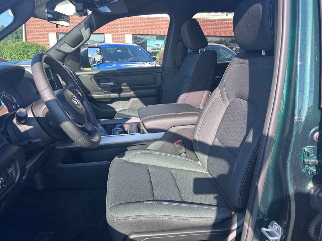 2026 Ram 1500 EXPRESS in Woodstock, New Brunswick - 8 - w1024h768px