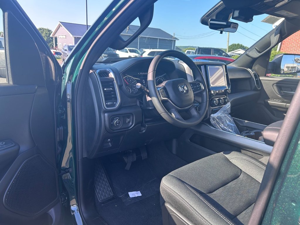2026 Ram 1500 EXPRESS in Woodstock, New Brunswick - 7 - w1024h768px