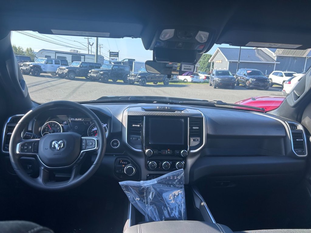 2026 Ram 1500 EXPRESS in Woodstock, New Brunswick - 6 - w1024h768px