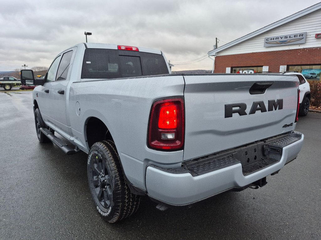 2026 Ram 2500 BLACK EXPRESS in Woodstock, New Brunswick - 7 - w1024h768px