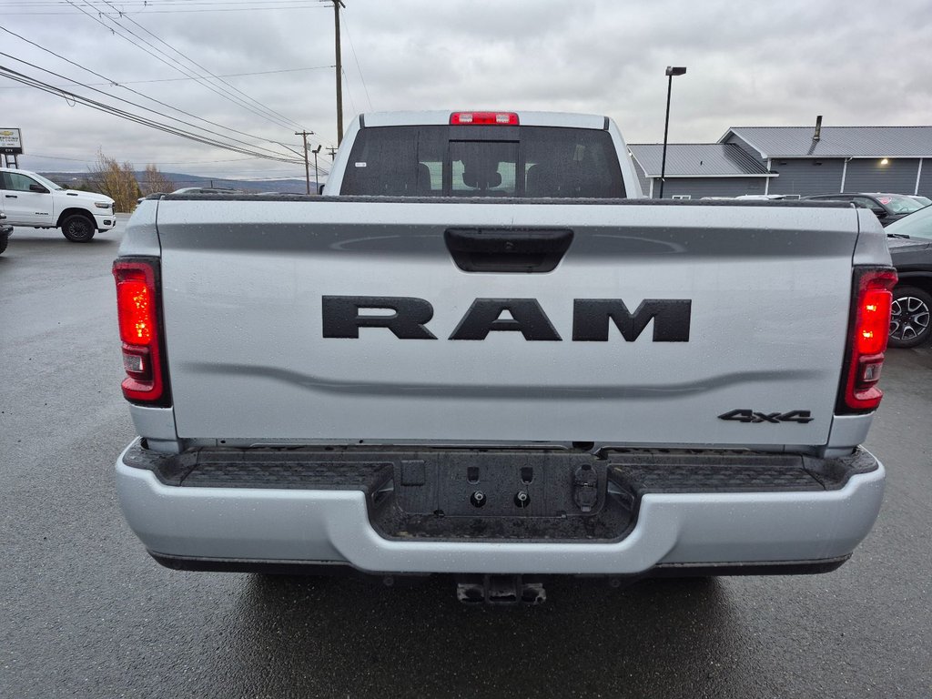 2026 Ram 2500 BLACK EXPRESS in Woodstock, New Brunswick - 6 - w1024h768px