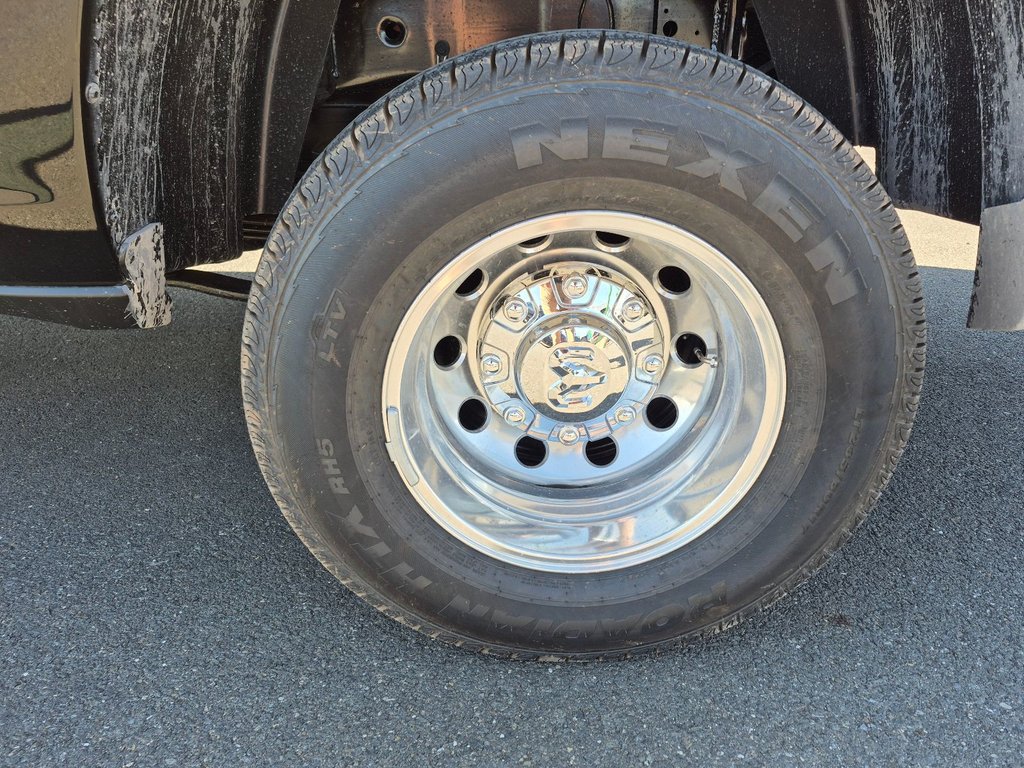 2026 Ram 3500 BIG HORN in Woodstock, New Brunswick - 13 - w1024h768px