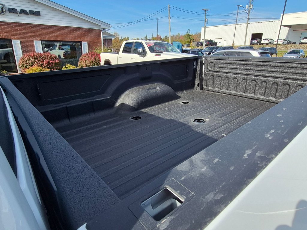 Ram 3500 BIG HORN 2026 à Woodstock, Nouveau-Brunswick - 12 - w1024h768px