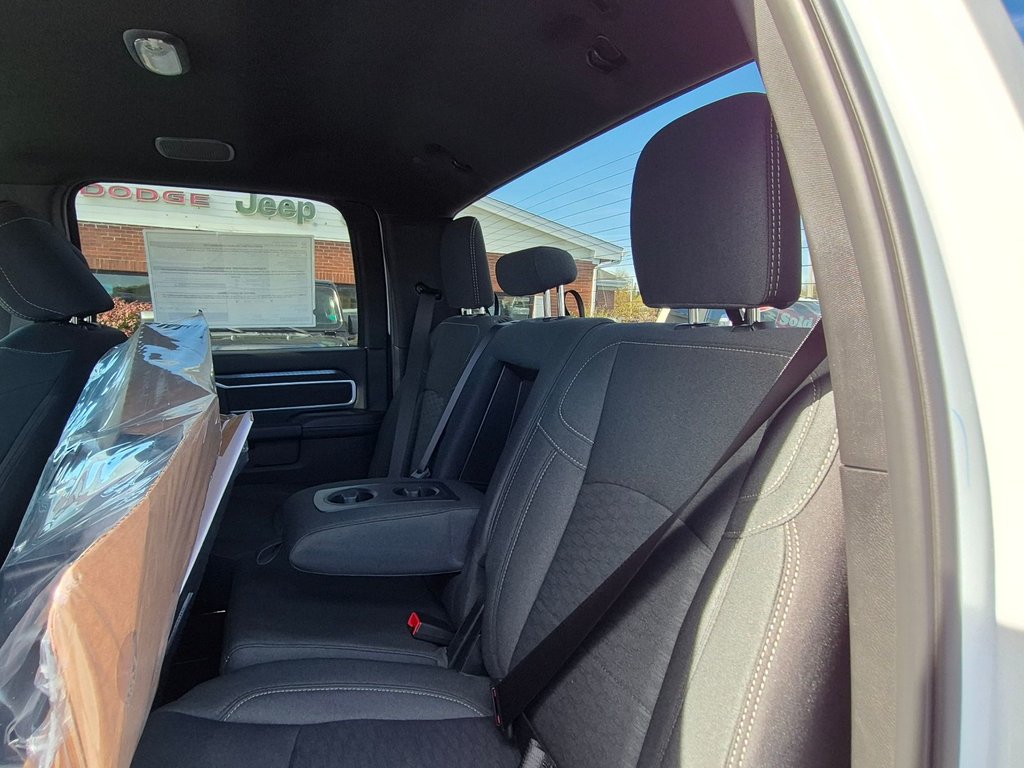 Ram 3500 BIG HORN 2026 à Woodstock, Nouveau-Brunswick - 11 - w1024h768px