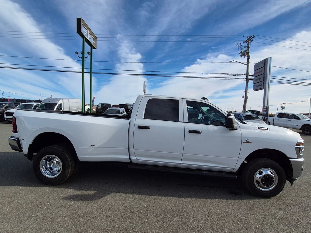 Ram 3500 TRADESMAN 2026 à Woodstock, Nouveau-Brunswick - 4 - w1024h768px