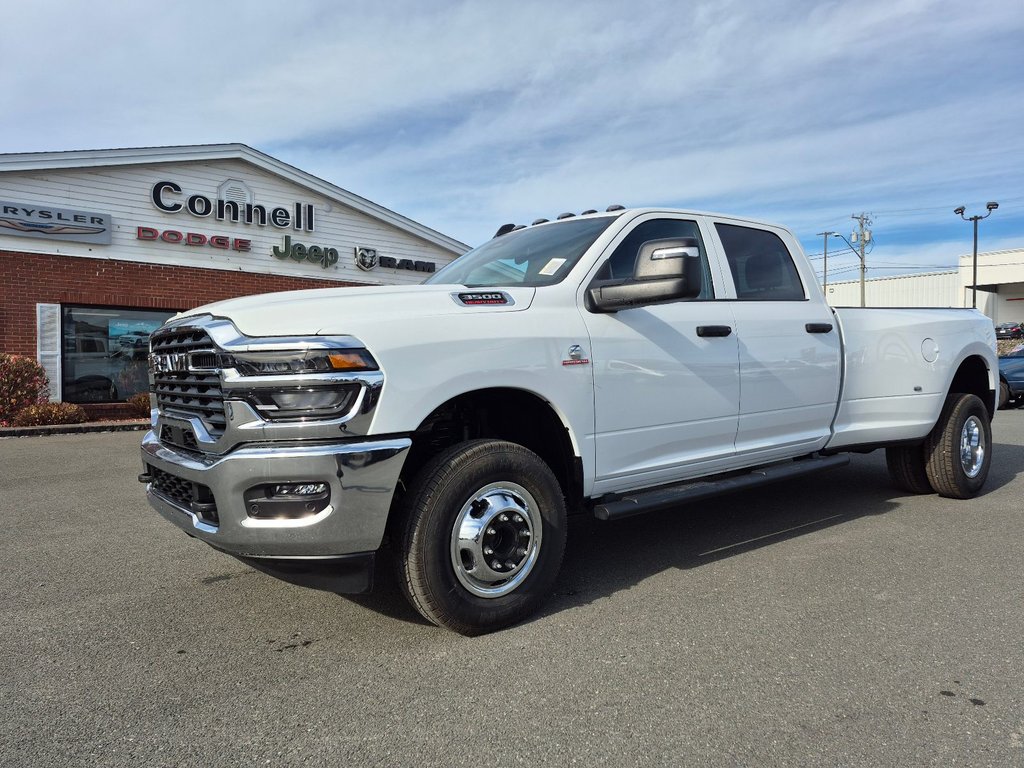 Ram 3500 TRADESMAN 2026 à Woodstock, Nouveau-Brunswick - 1 - w1024h768px