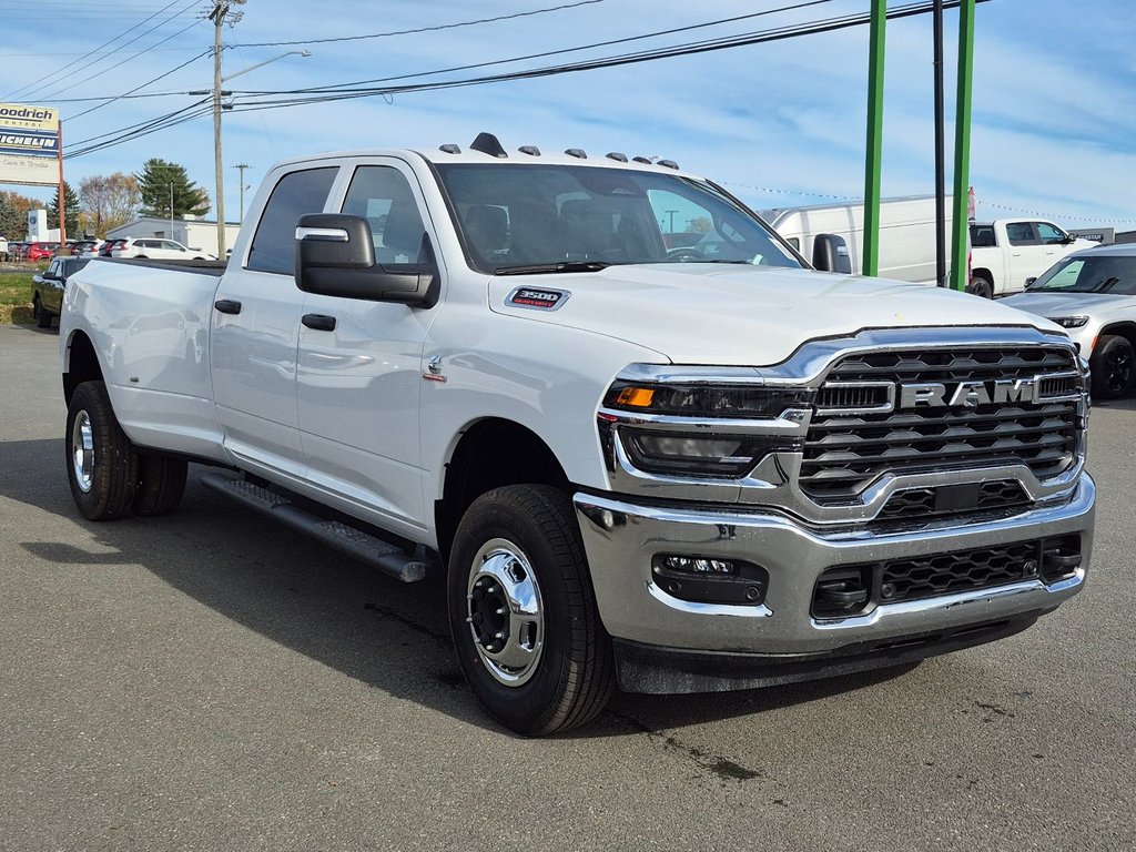 Ram 3500 TRADESMAN 2026 à Woodstock, Nouveau-Brunswick - 3 - w1024h768px