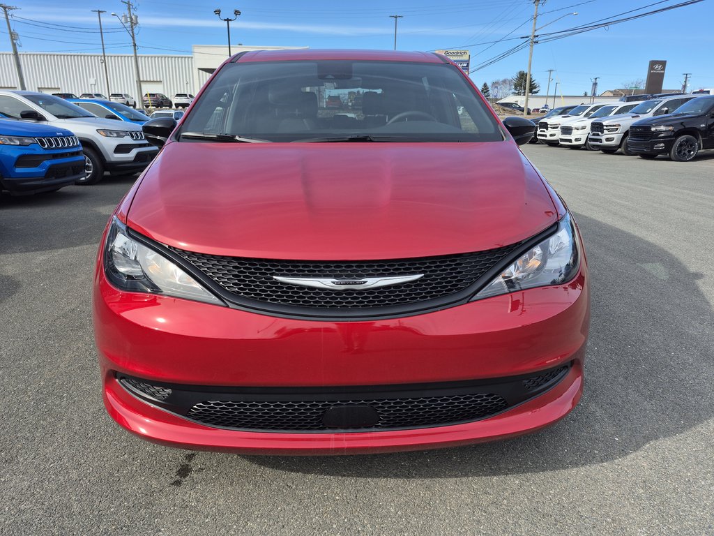 2026 Chrysler Grand Caravan SXT in Woodstock, New Brunswick - 2 - w1024h768px