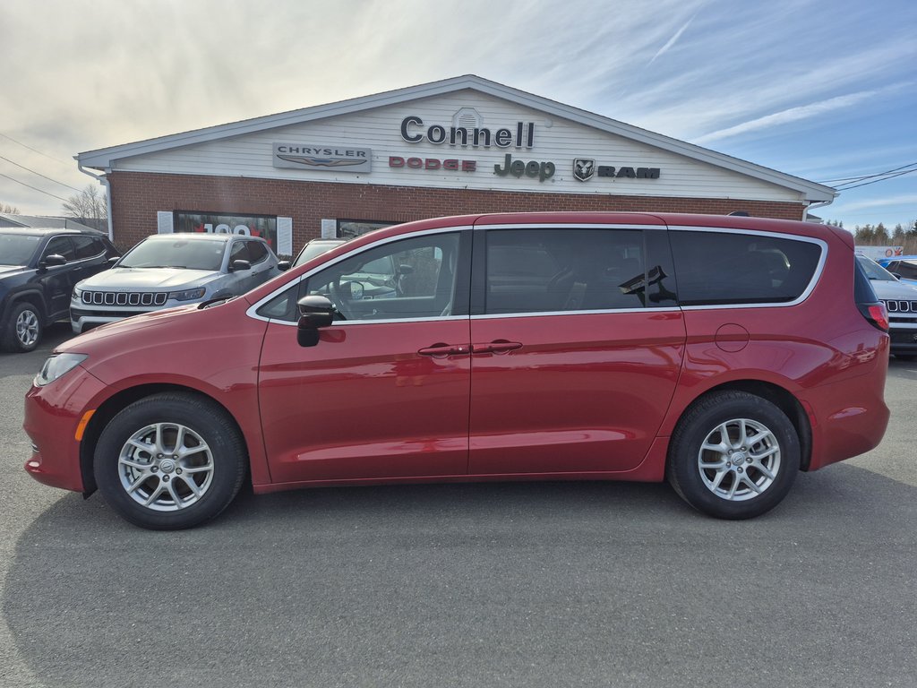 2026 Chrysler Grand Caravan SXT in Woodstock, New Brunswick - 7 - w1024h768px