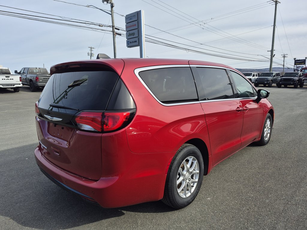 2026 Chrysler Grand Caravan SXT in Woodstock, New Brunswick - 4 - w1024h768px