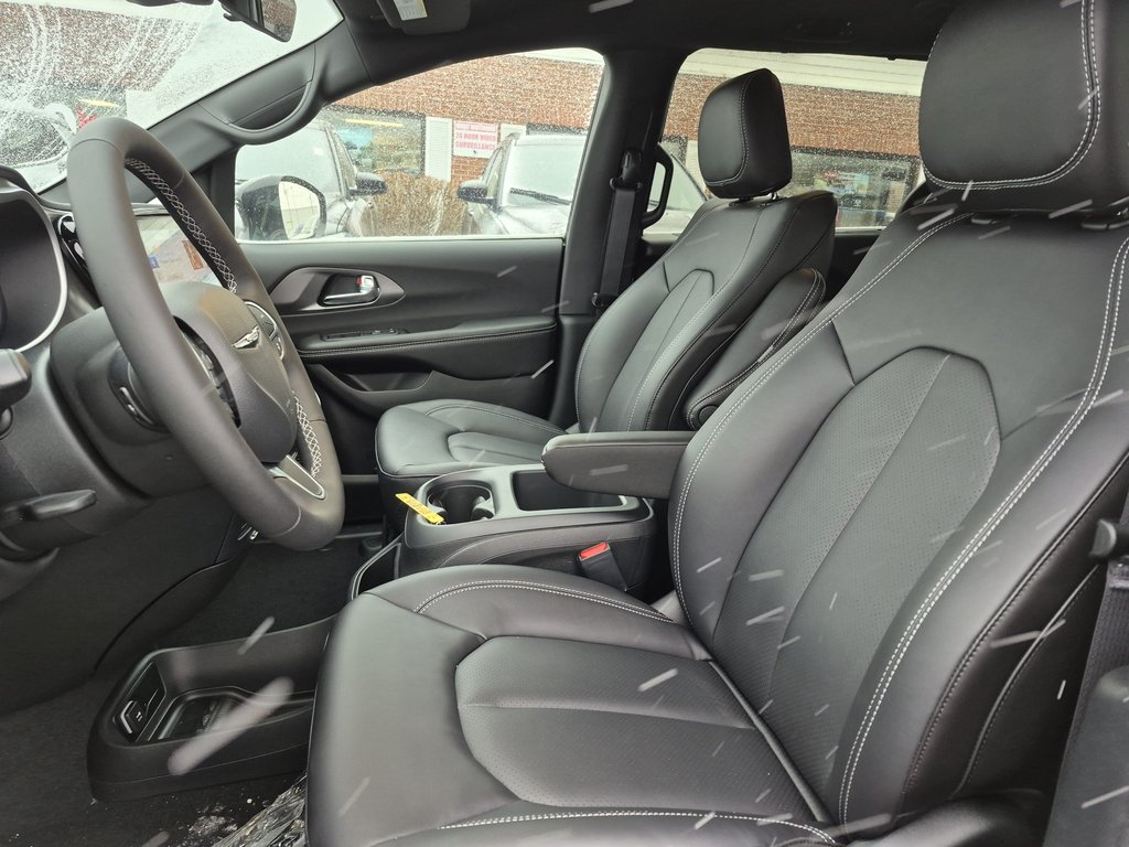 Chrysler Grand Caravan SXT 2026 à Woodstock, Nouveau-Brunswick - 9 - w1024h768px