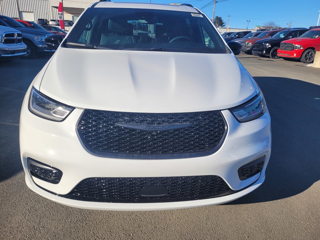 2024  Pacifica Hybrid PREMIUM S APPEARANCE in Woodstock, New Brunswick - 2 - w1024h768px
