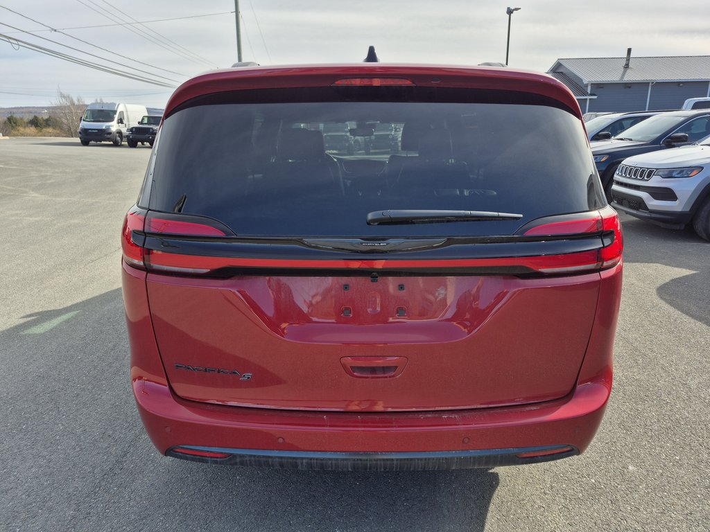 2026 Chrysler Pacifica SELECT in Woodstock, New Brunswick - 6 - w1024h768px