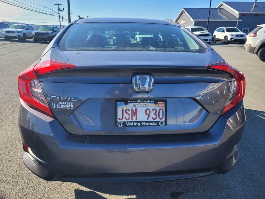 2018  Civic Sedan LX in Woodstock, New Brunswick - 6 - w1024h768px
