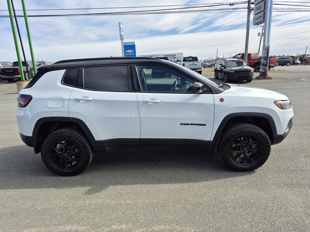 Jeep Compass Trailhawk Elite 2024 à Woodstock, Nouveau-Brunswick - 4 - w1024h768px